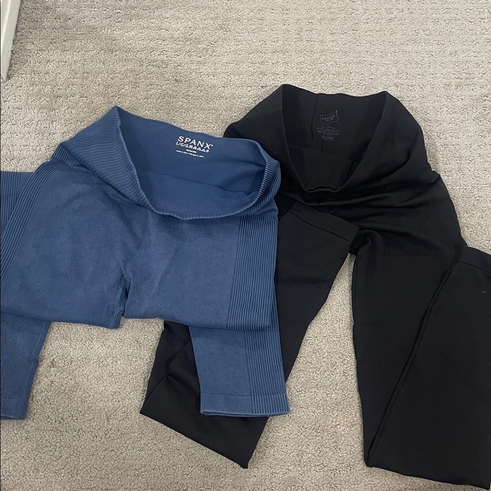 BATCH OF 2 Spanx women’s Navy and black Legging seamless new without tags size L